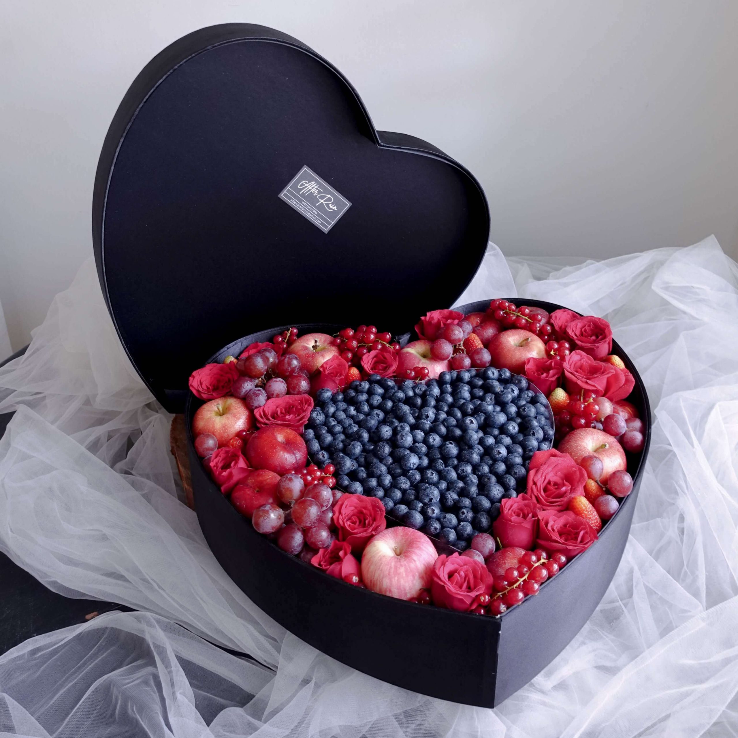 giỏ trái cây tặng Ngày Lễ tình nhân (Valentine) 0