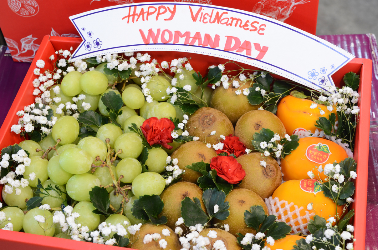 giỏ trái cây tặng ngày Phụ nữ Việt Nam 1